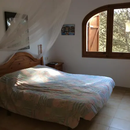 Beautiful Detached Air-conditioned Close To Sandy Beach, Shops And Restaurants فيلة